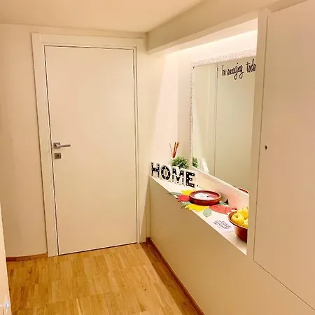 Apartment La Casa Colorata - Flats In - Bocconi