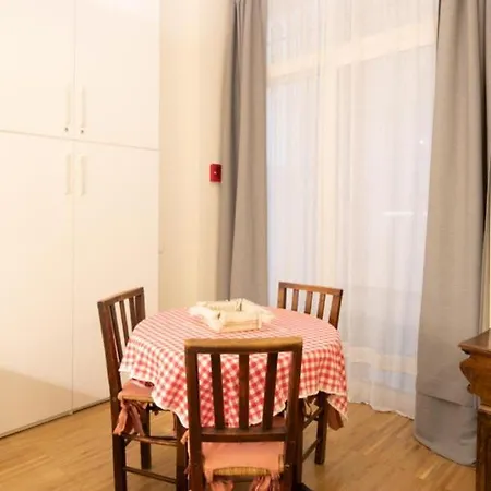 La Casa Colorata - Flats In - Bocconi Apartment *
