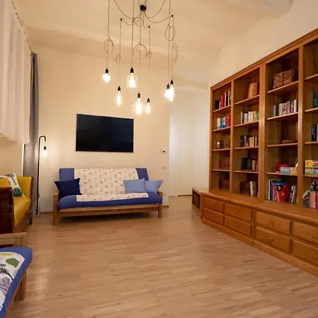 La Casa Colorata - Flats In - Bocconi Apartment