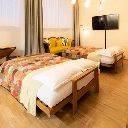 Apartment La Casa Colorata - Flats In - Bocconi Milan