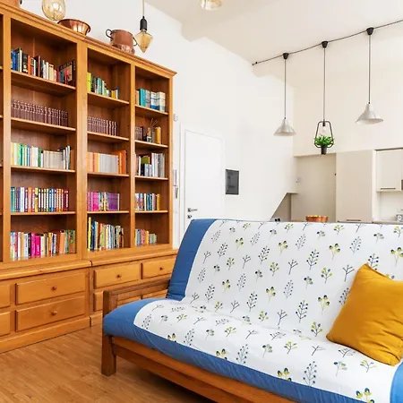 La Casa Colorata - Flats In - Bocconi Apartment