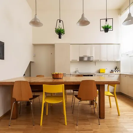 Apartment La Casa Colorata - Flats In - Bocconi Milan