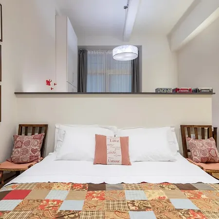 La Casa Colorata - Flats In - Bocconi Apartment