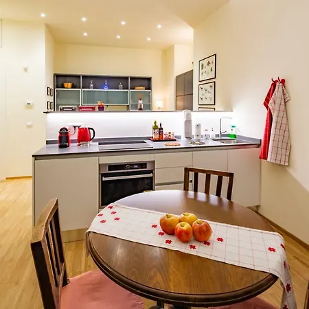 Apartment La Casa Colorata - Flats In - Bocconi Milan