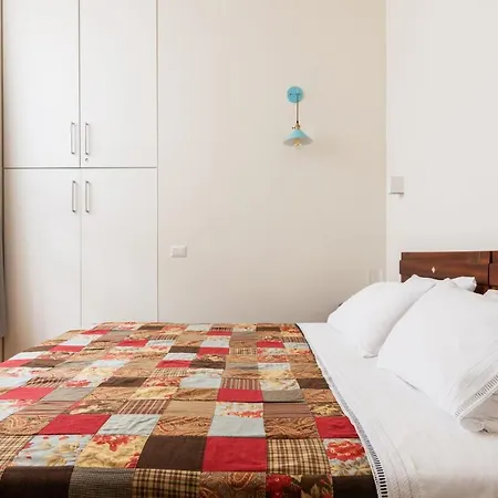 La Casa Colorata - Flats In - Bocconi Apartman Milánó